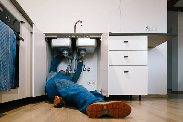 Professional Leak Detection technician working in Centerville, IA